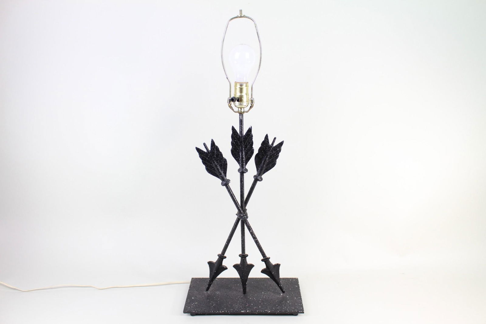 Mid Century Modern Southwestern Cast Iron Lamp,3 Arrows (1 of 12)