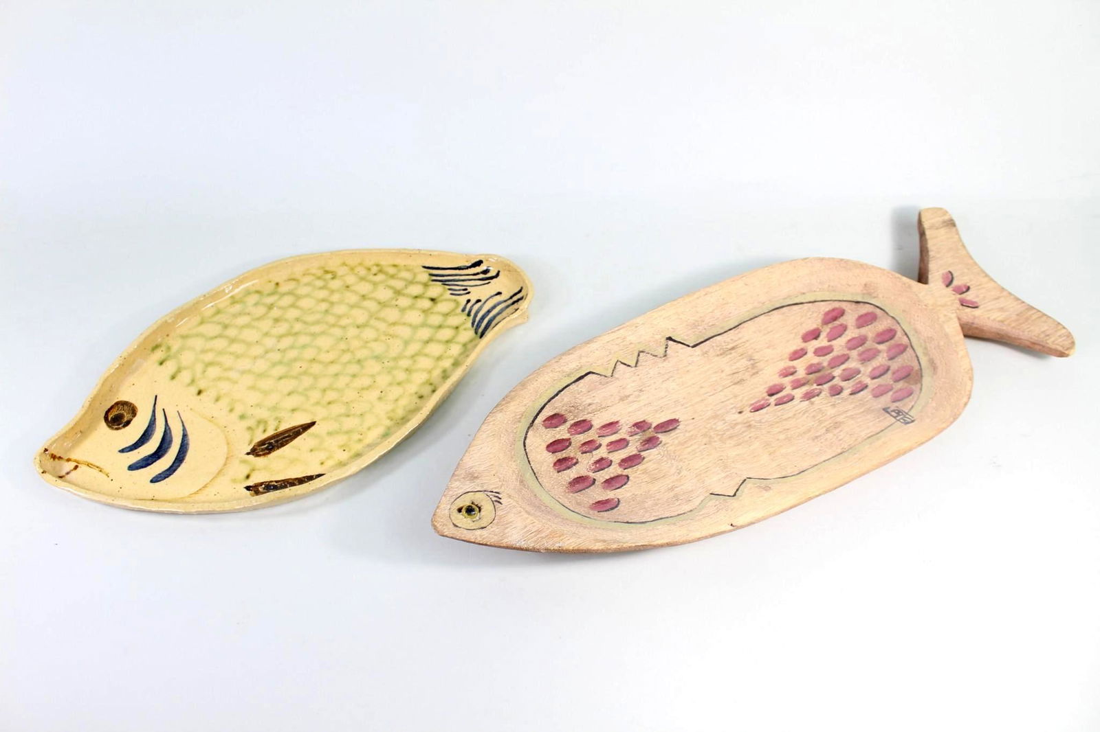 Pair of Mid Century Modern Fish Shaped Serving Trays (1 of 14)