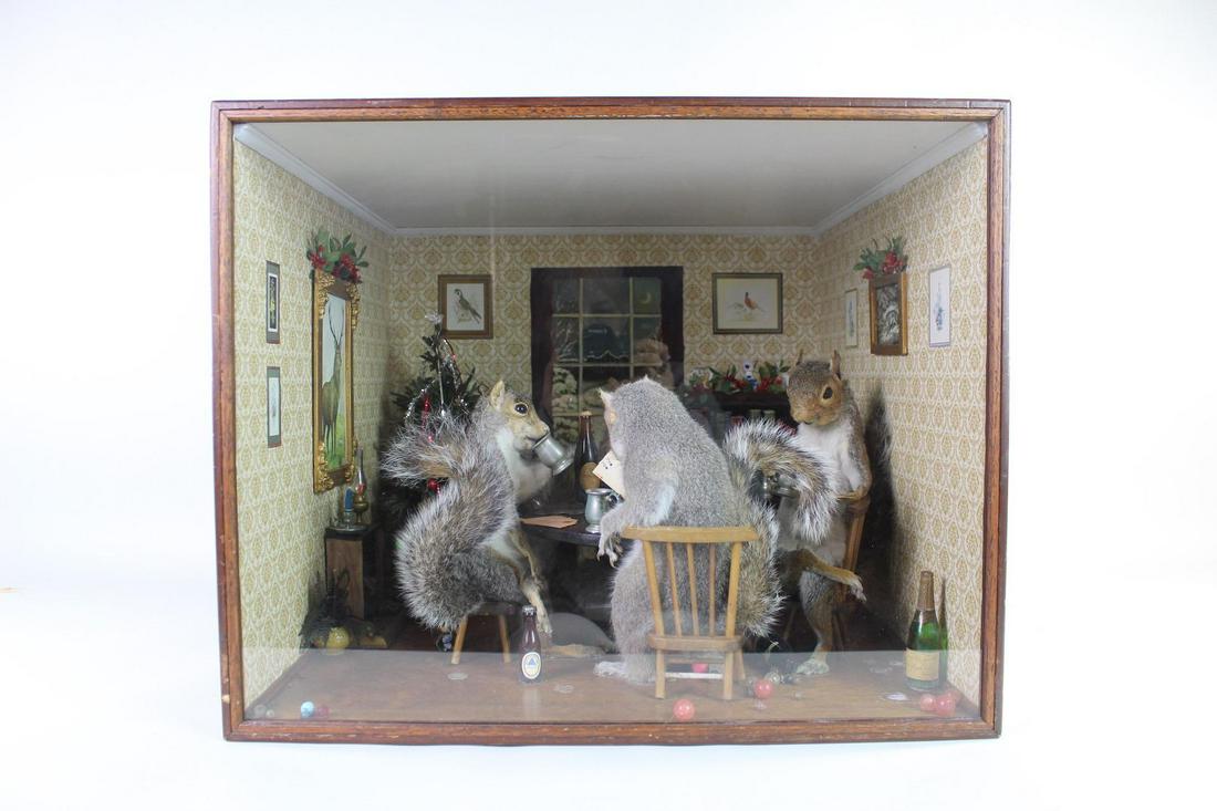 Squirrel Taxidermy in Diorama Playing Poker,Oddity (1 of 14)