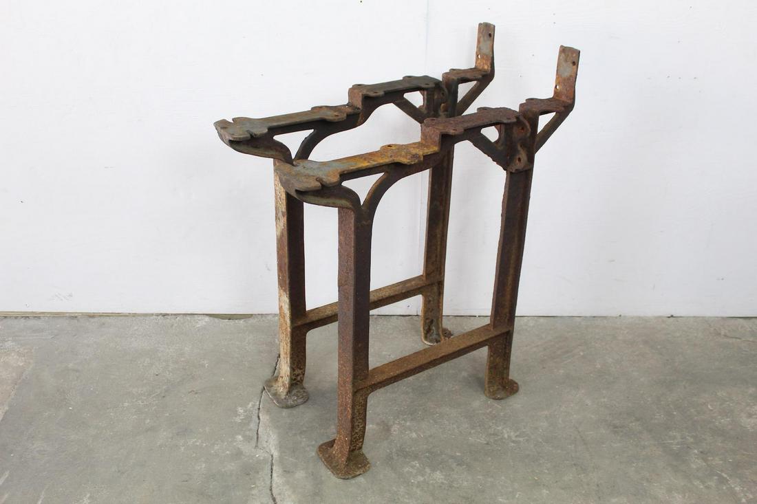 2 Antique Industrial Cast Iron Workbench Table Legs (1 of 4)