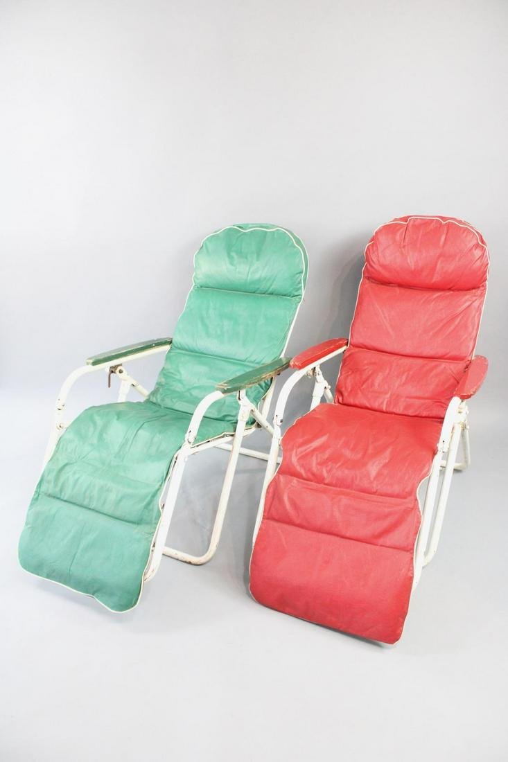 Pair of Oil Cloth Patio Recliners w/ Green & Red Cushions, Chaise Lounge Chairs (1 of 16)