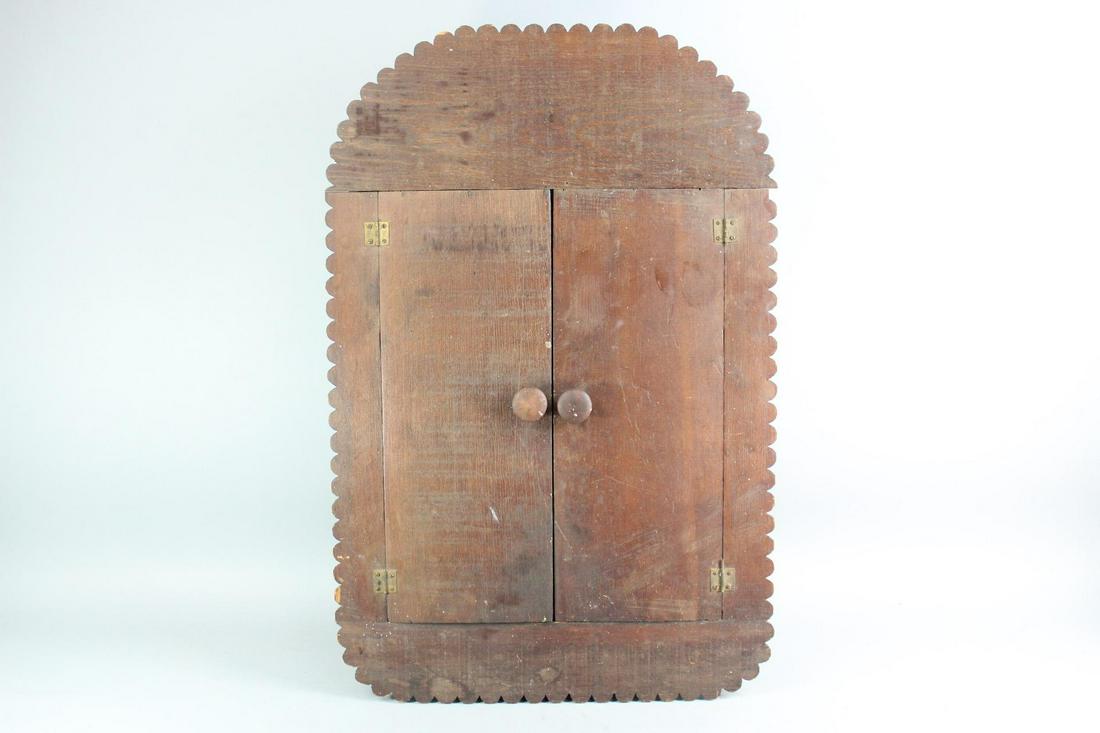 Primitive Wooden Hanging Wall Cabinet, Folk Art Scalloped (1 of 13)