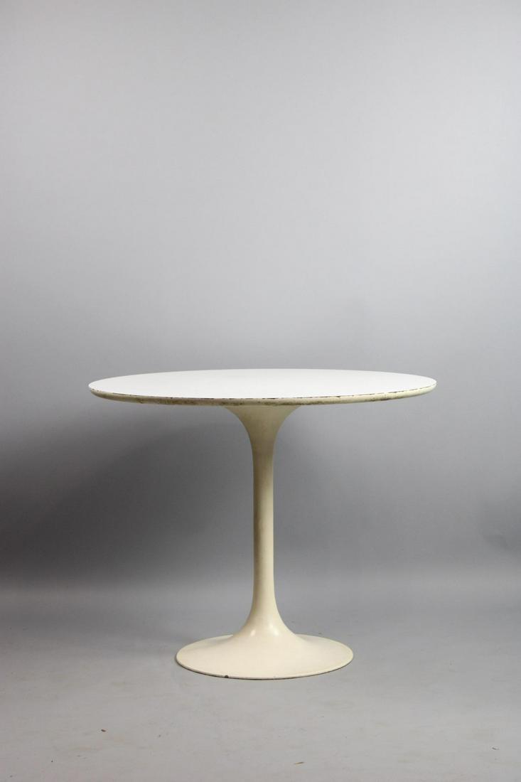 Mid Century Modern Saarinen Tulip Table (1 of 12)