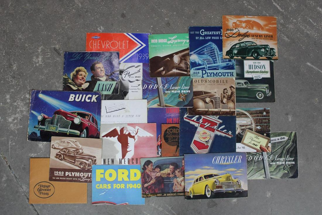 Lot of 22 Assorted 1930s & 40s American Car Brochures/Catalogs (1 of 7)