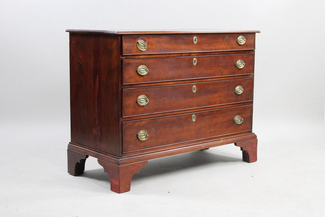 Antique Georgian Bachelor's Chest of Drawers (1 of 11)