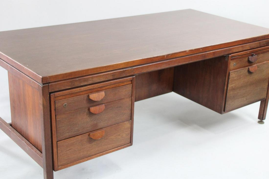 Mid Century Jens Risom Danish Modern Executive Desk: Mid Century Jens Risom Danish Modern Executive Desk. This is a large desk with Jens Risom tag on the inner drawers. Great Danish modern style handles. Dimensions are 29 in h x 74.5 in w x 36 in d. Con