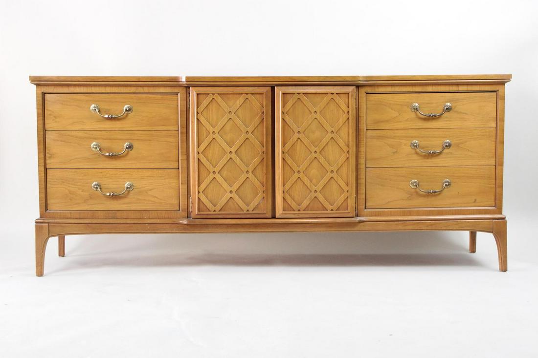 Mid Century Modern Credenza Sideboard by United Furniture Company: Mid Century Modern Credenza Sideboard by United Furniture Company. This is a classic design that could go well with most decor. Inside drawer is maker label. Dimensions are 32 in h x 76 in w x 19 in d