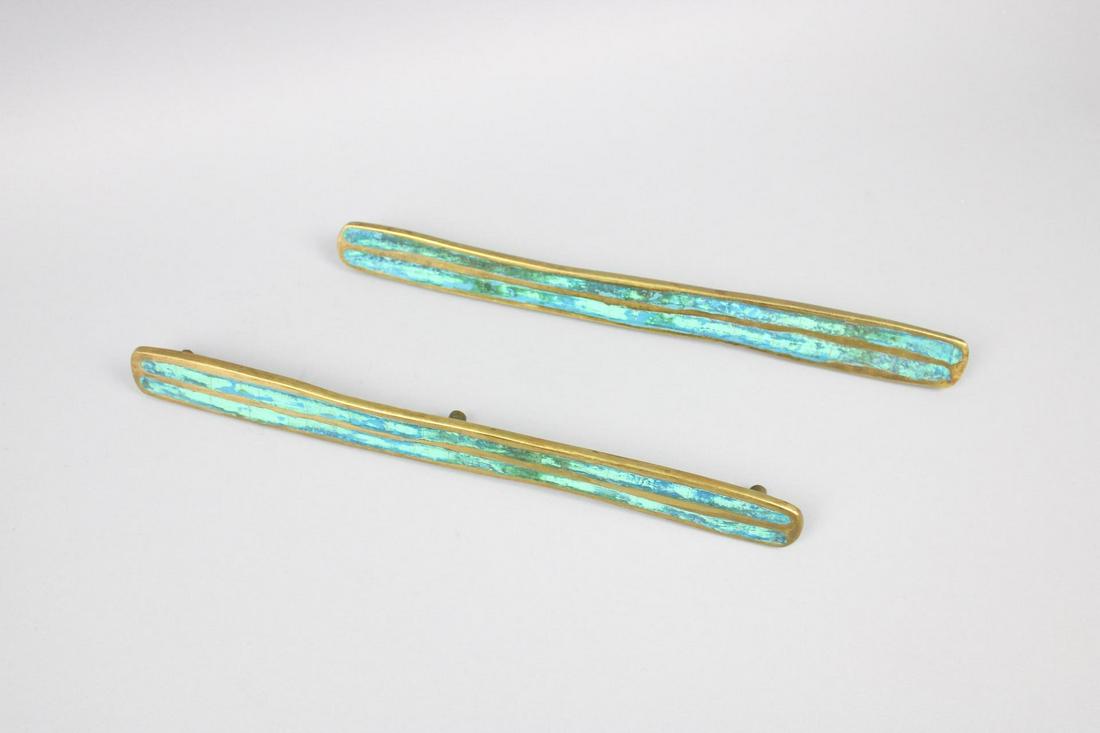 Pair of Mexican Bronze Inlaid Turquoise Door Handles by Pepe Mendoza: Pair of Mexican Bronze Inlaid Turquoise Door Handles by Pepe Mendoza. These are ground turquoise inlaid. Put them vertically on doors or horizontally on drawers. Dimensions are 1.25 in h x 15.25 in w 