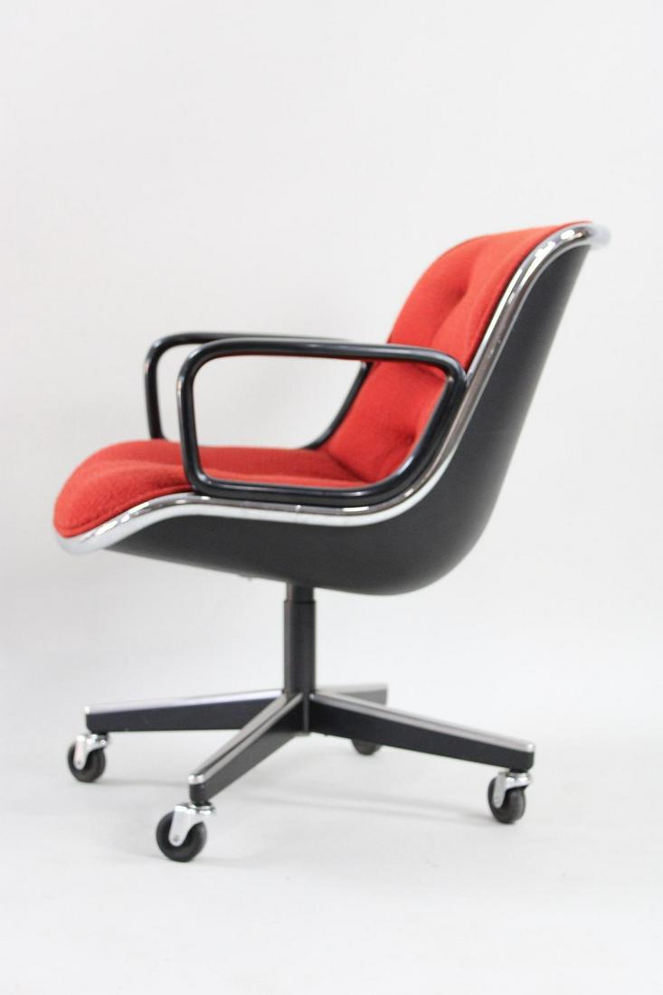 Mid-Century Modern Charles Pollock for Knoll Red Tweed Executive Chair: Mid-Century Modern Charles Pollock for Knoll Red Tweed Executive Chair. Fabulous office chair upholstered in red tweed fabric, with a swivel seat and 4 casters. Knoll International label on underside,