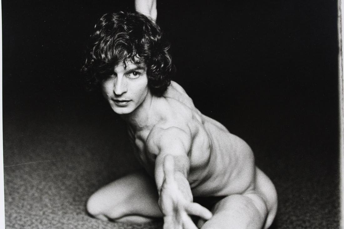 Kenn Duncan Photographs; Nude Men, Gay Interest: Kenn Duncan American Photographer 1928 -1986. Lot of 7 Kenn Duncan B&W Photographs; Nude Men, Gay Interest. These photos are undated but are from 1968-1983. Quantity: 7 Size 14 x11 in Photographer: Ke