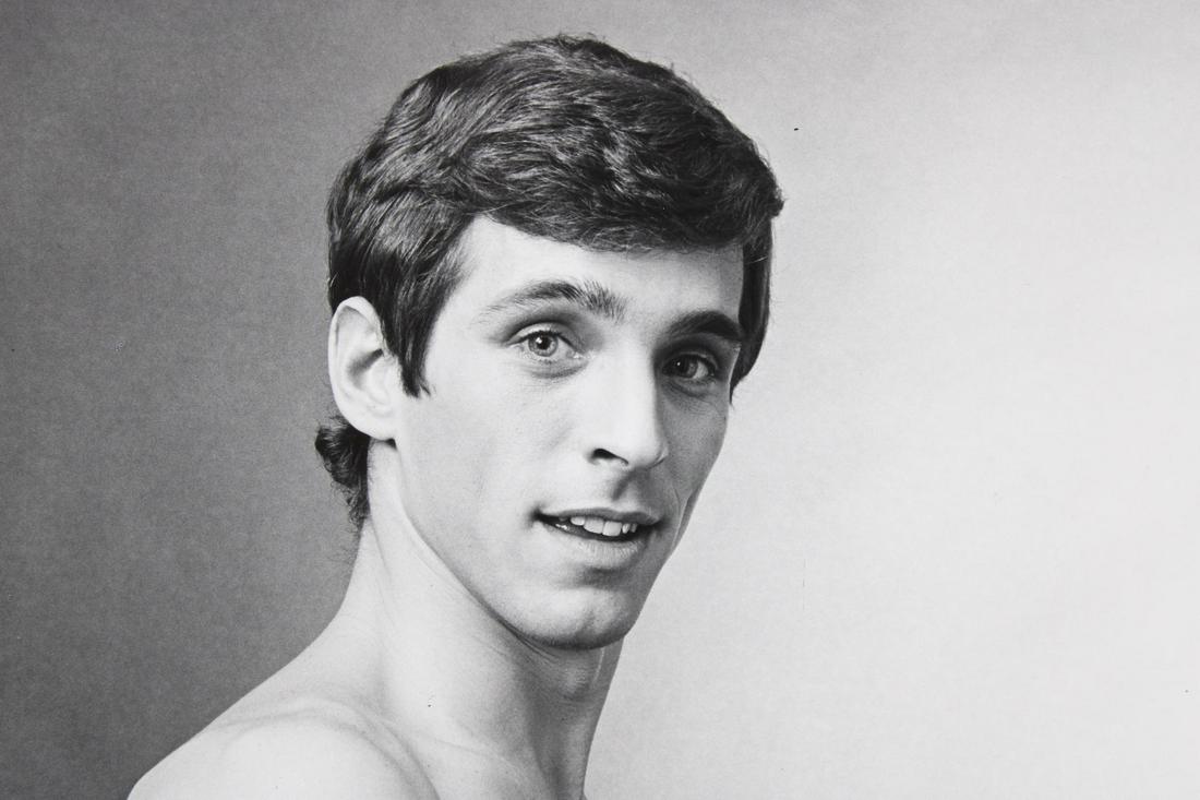 Jack Mitchell Photograph; Nude Male Photograph of Mark La Mara: Jack Mitchell, American Photographer 1925 - 2013. One black and white photograph of Mark La Mara. This photograph is dated 1975 on the back. Quantity: 1 Size 14 x 11 in Photographer: Jack Mitchell Con