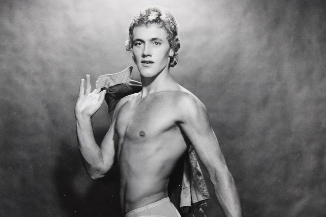 Jack Mitchell Photographs; Unclothed Male Model Dennis Wayne: Jack Mitchell, American Photographer 1925 - 2013. This is a great photograph of the male model Dennis Wayne. He is unclothed and carrying his clothes over his shoulder. Quantity: 1 Size 8.25 x 6.5 in 