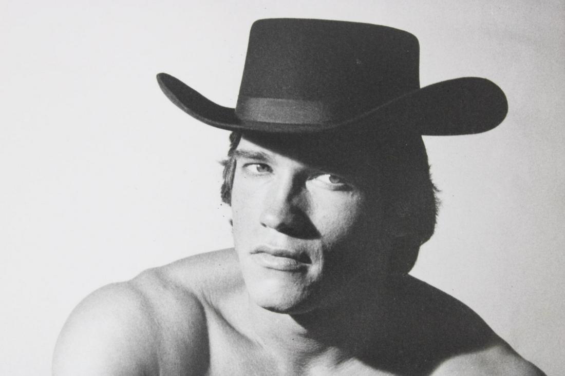 George Hurrel Photographs; Arnold Schwarzenegger 1977: George Hurrel American Photographer 1904 - 1992. Lot of 3 B&W photos of Arnold Schwarzenegger. Dated 1977. Quantity: 1 Size 11.75 x 8 in Photographer: George Hurrel Condition: (1 to 5) 3 George Edward