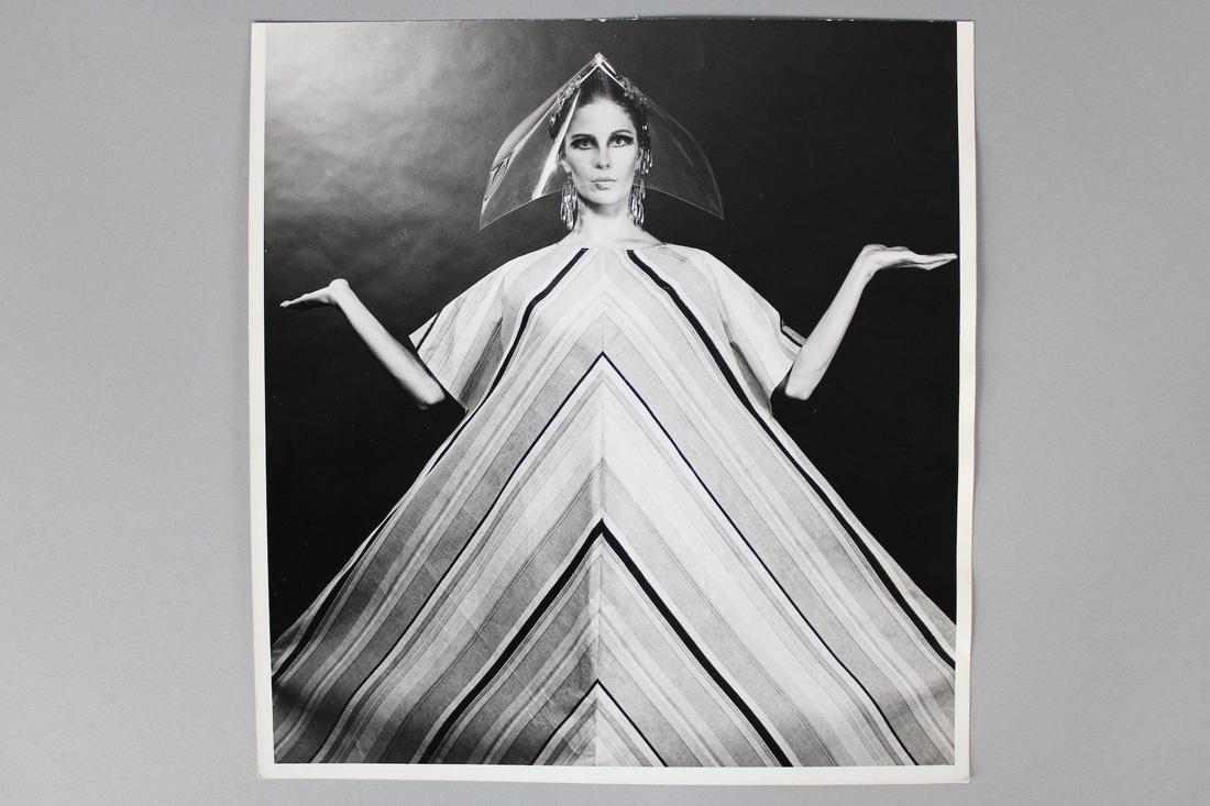 Michael Avedon Photographs; 60s 70s Avant Garde Fashion Model: Michael Avedon Photographs; 60s 70s Avant Garde Fashion Model. Lot of of 7 fashion black and white photographs of a model wearing avant garde clothing. Two of photos are the same. Quantity: 7 Size 14 