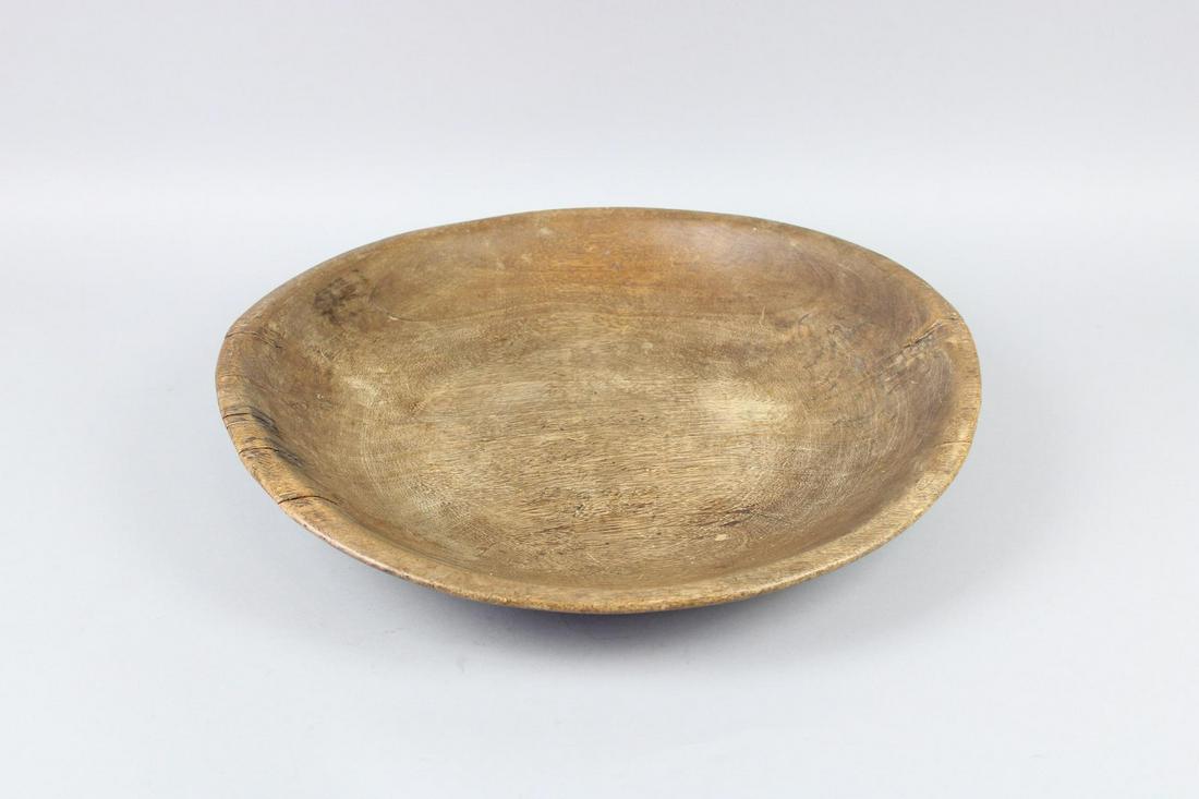 Primitive Antique Carved Wooden Bowl w/ Great Patina (1 of 8)