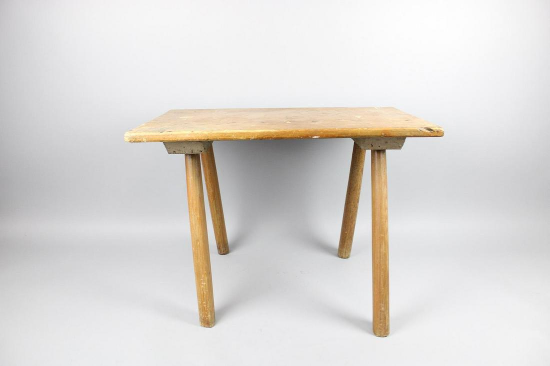 Primitive Small Wooden Peg Leg Side Table (1 of 8)