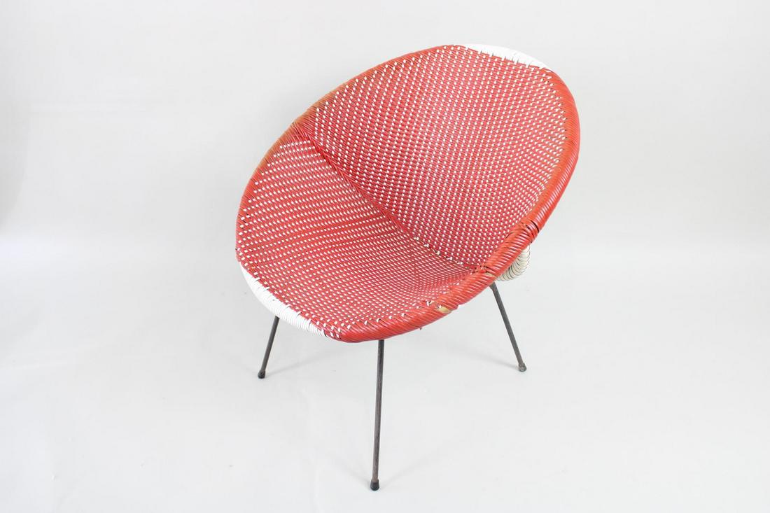 Mid-Century Modern Red & White Woven Plastic Circular Saucer Chair (1 of 11)