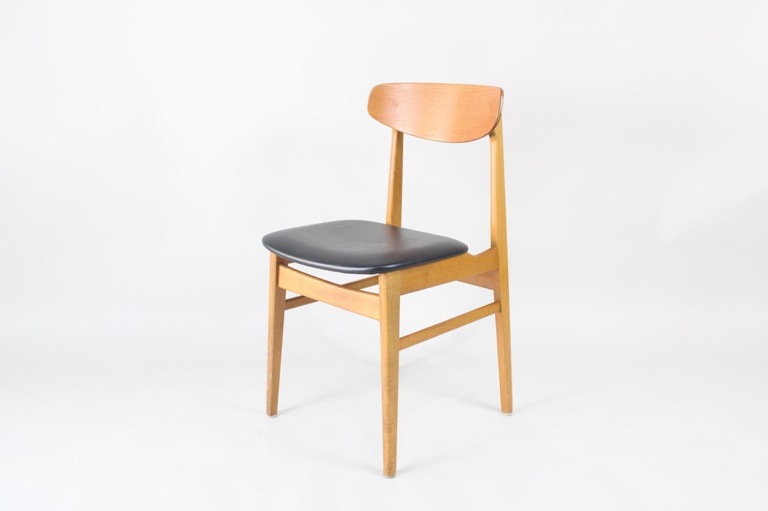 Danish Mid-Century Modern Alf Aarseth Dining Chair: Danish Mid-Century Modern Alf Aarseth Dining Chair. This is a handsome teak dining chair by Alf Aarseth. It has a black upholstered seat. Remnants of label on underside. Dimensions are 31 in h x 16.5 