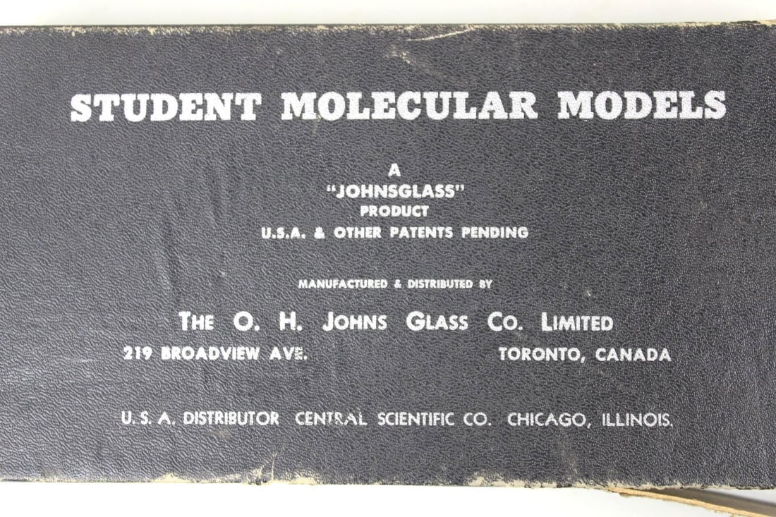 Box Set of Scientific Student Molecular Models, Mid Century Modern (1 of 7)