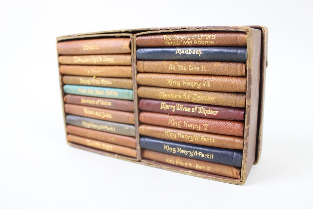 Box Set of Miniature Leather Books Shakespeare Plays (1 of 7)