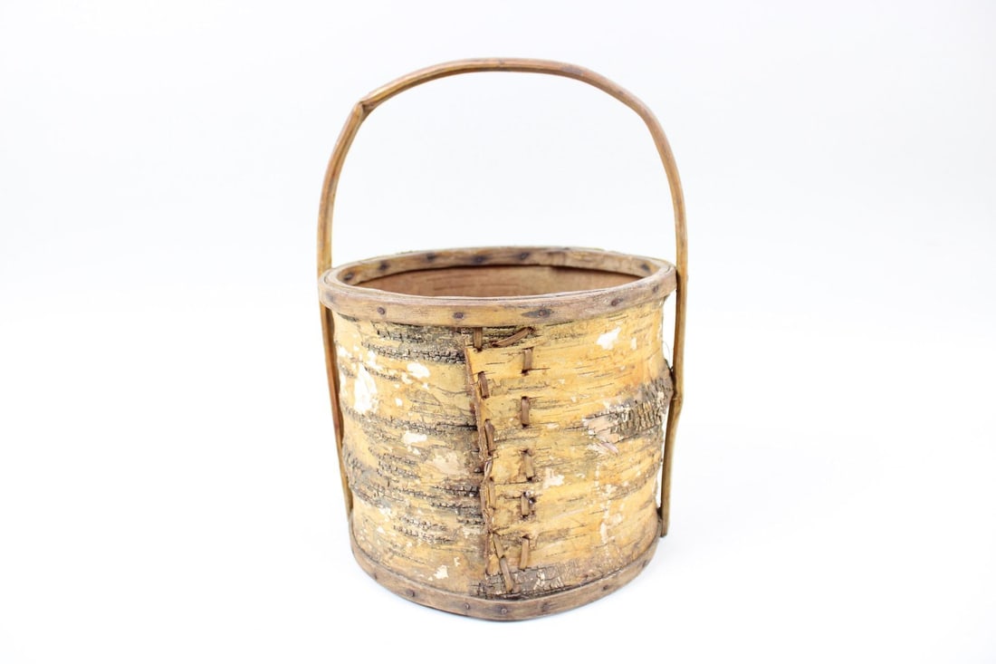 Handmade Folk Art Birch Bark Basket (1 of 10)