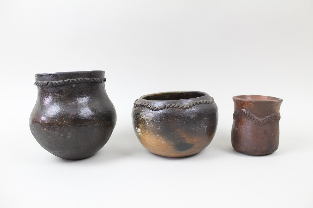 Lot of 3 Handmade Navajo Clay Vessels, Vases (1 of 12)