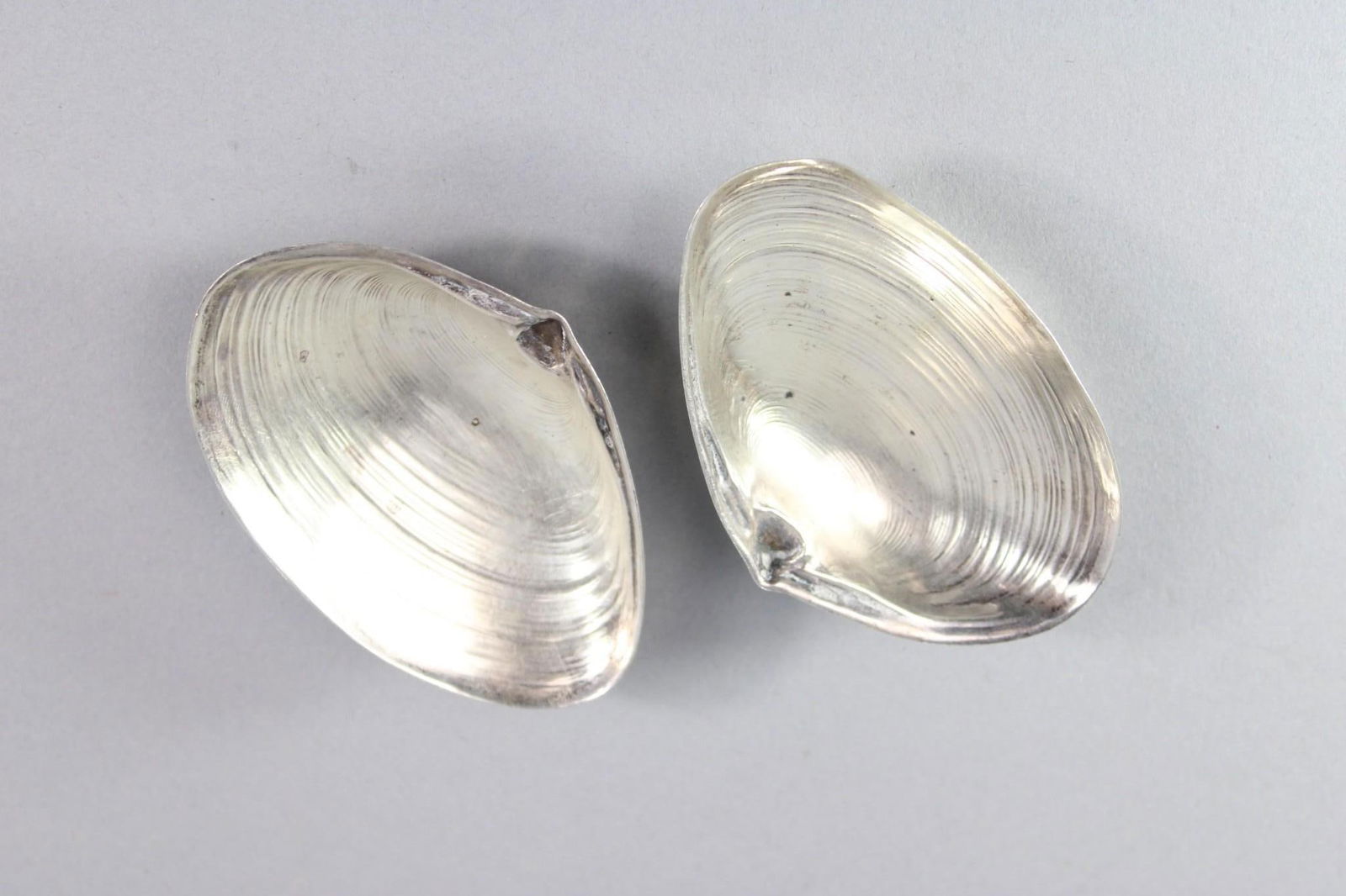Pair of Wallace Sterling Silver Clam Shell Dishes (1 of 10)