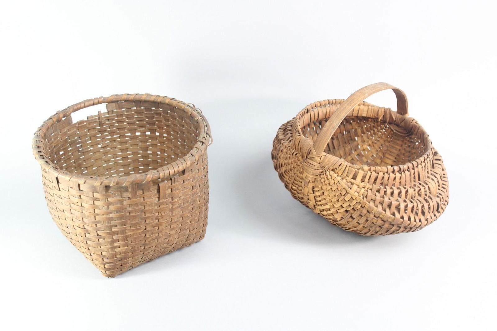 Lot of 2 Miniature Baskets, Buttocks Basket & Gathering, Salesman Sample Size (1 of 15)