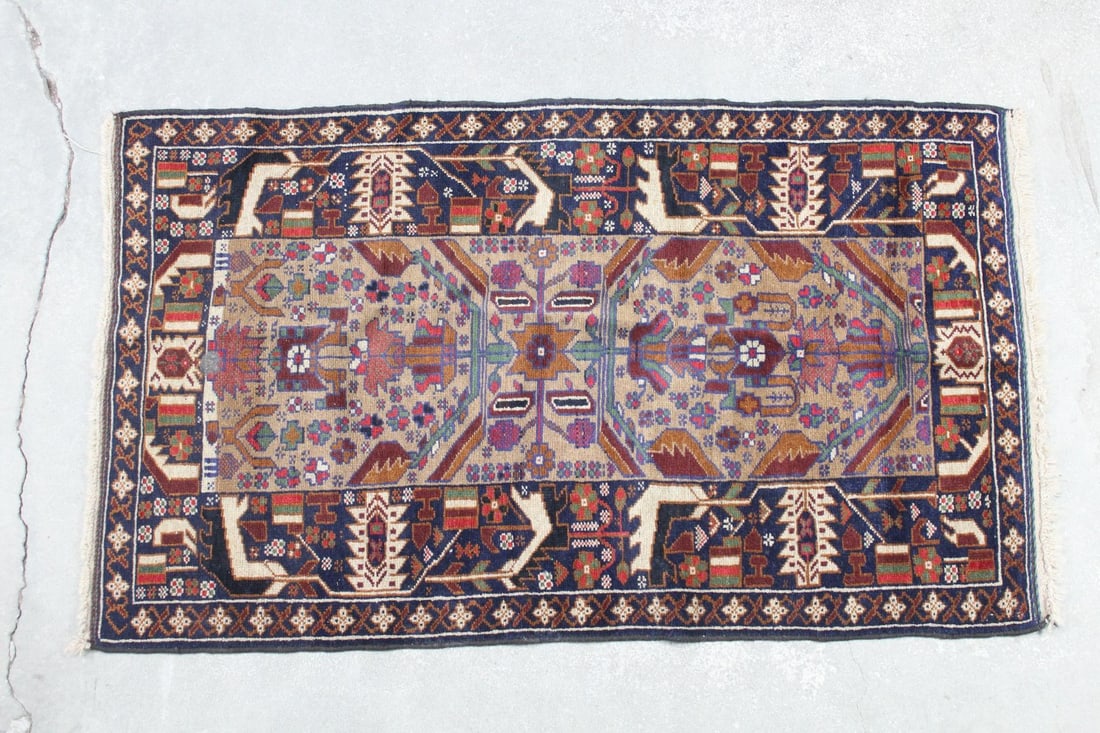 Persian Wool Rug, Tribal Designs (1 of 10)