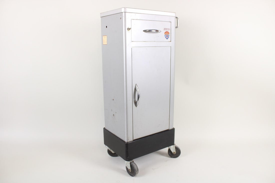 Industrial Metal Gomco Surgical Cabinet, Rolling Cart (1 of 15)