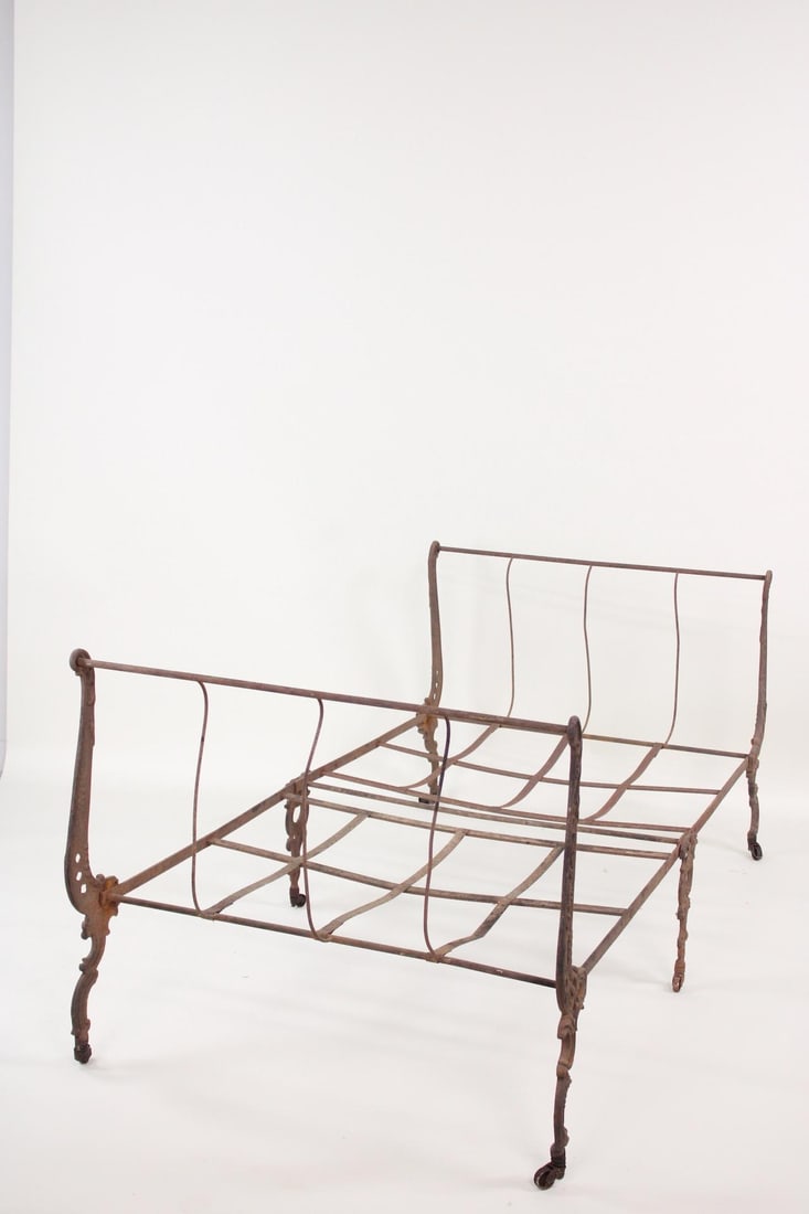 Antique Folding Cast Iron Campaign Daybed (1 of 13)