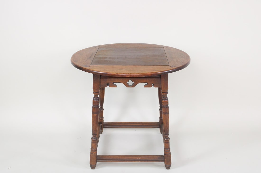 Queen Anne Wooden Round Top Tavern Table (1 of 8)