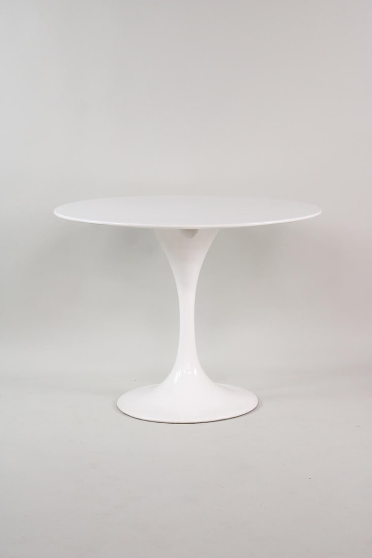 Saarinen Style Tulip Dining Table, 39.5" dia (1 of 11)