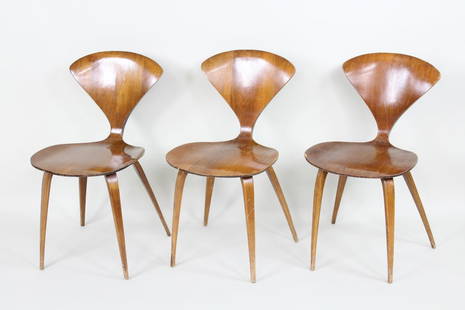 Set of 3 Mid-Century Modern Norman Cherner Chairs for Plycraft: Set of 3 Mid-Century Modern Norman Cherner Triangle Chairs for Plycraft. These minimalist chairs have gingko leaf shaped seats of molded bentwood on splayed waterfall tapered legs. Dimensions are