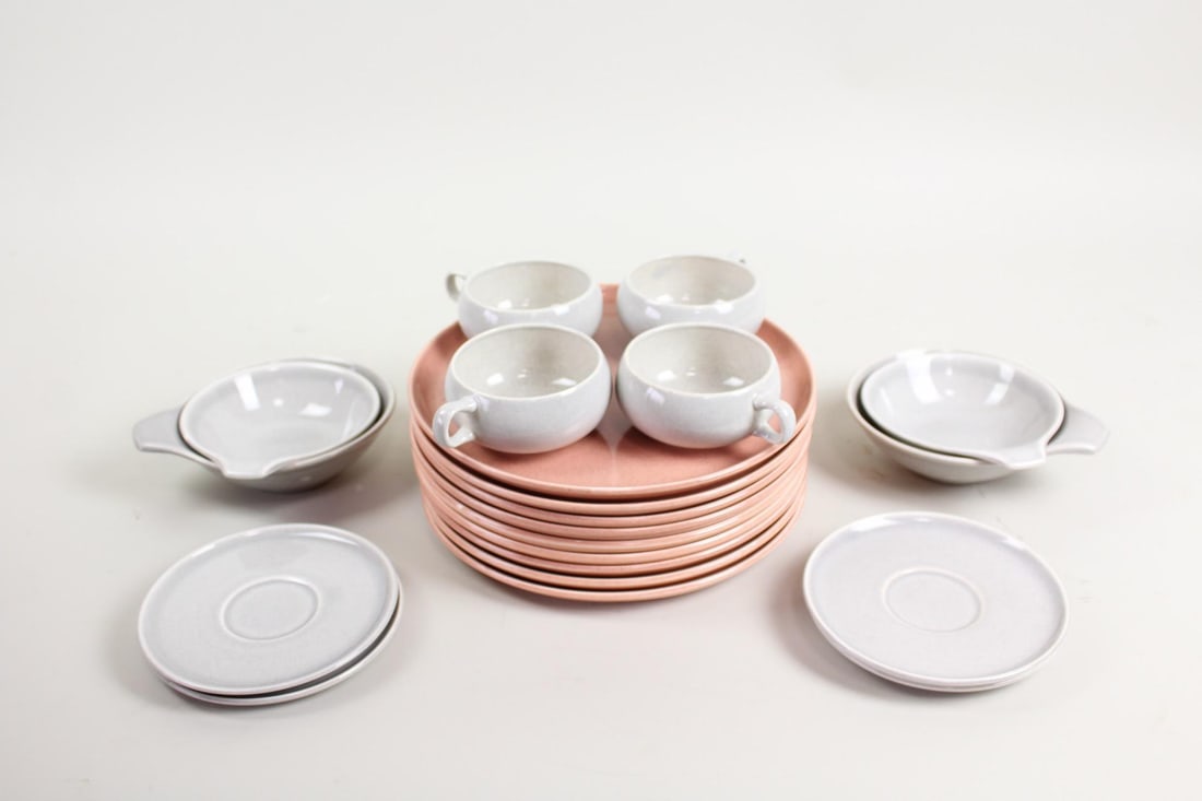 19 Piece Russel Wright Steubenville American Modern Dinnerware, Gray & Pink (1 of 13)