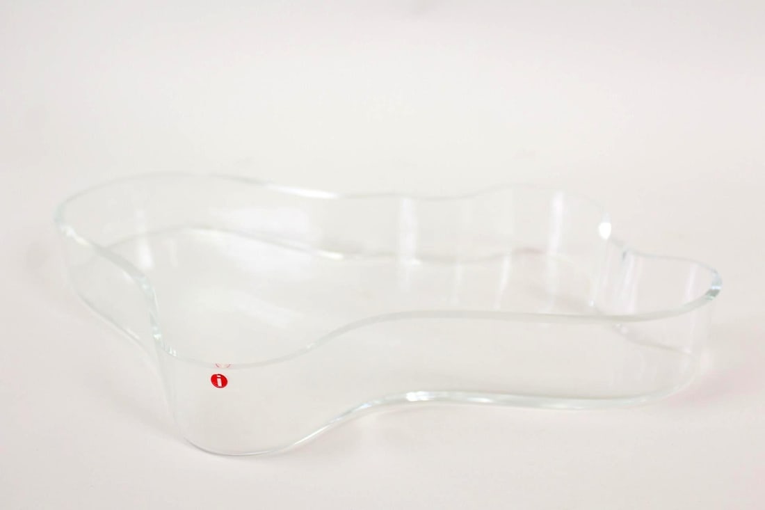 Clear Glass "3028" Dish in Original Box, Alvar Aalto for iittala: Clear Glass Alvar Aalto, '3028' Dish. in Original Box, Alvar Aalto for iittala. Clear organically shaped dish or bowl still in it's original box. Designed by Alvar Aalto for iittala and made in Finlan