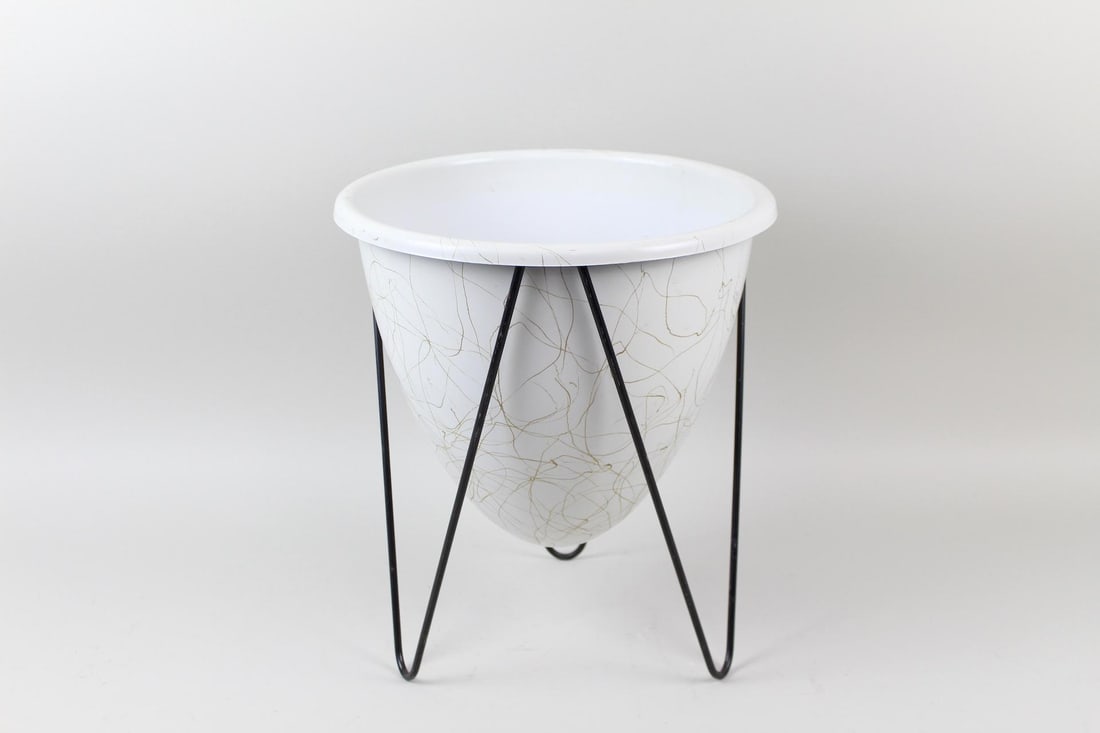 Mid-Century Modern Atomic Plastic & Metal Hairpin Planter (1 of 9)