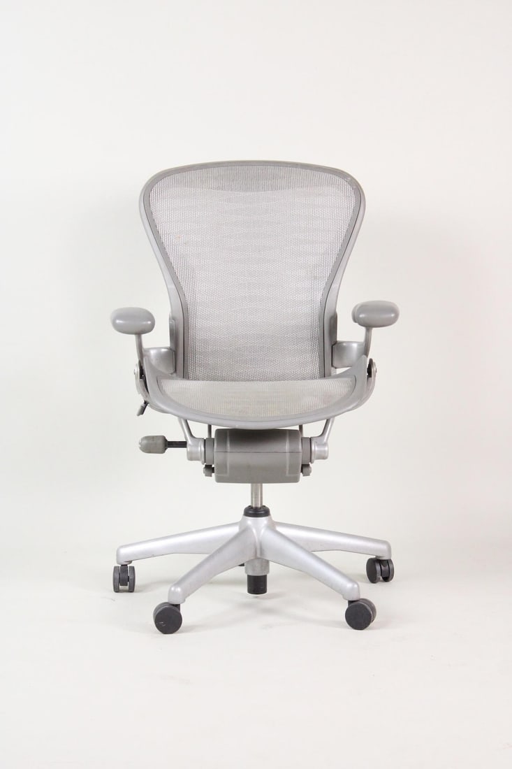 Herman Miller Aeron Office Desk Chair, Silver (1 of 11)