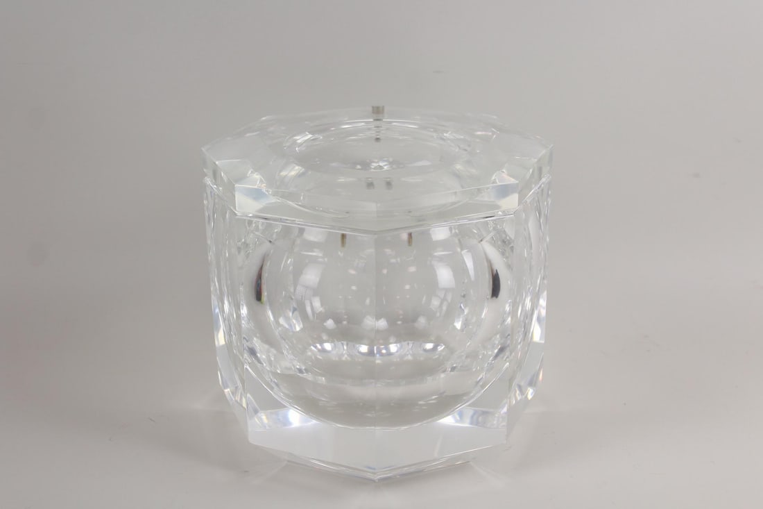 Mid-Century Modern Alessandro Albrizzi Clear Lucite Ice Bucket (1 of 8)