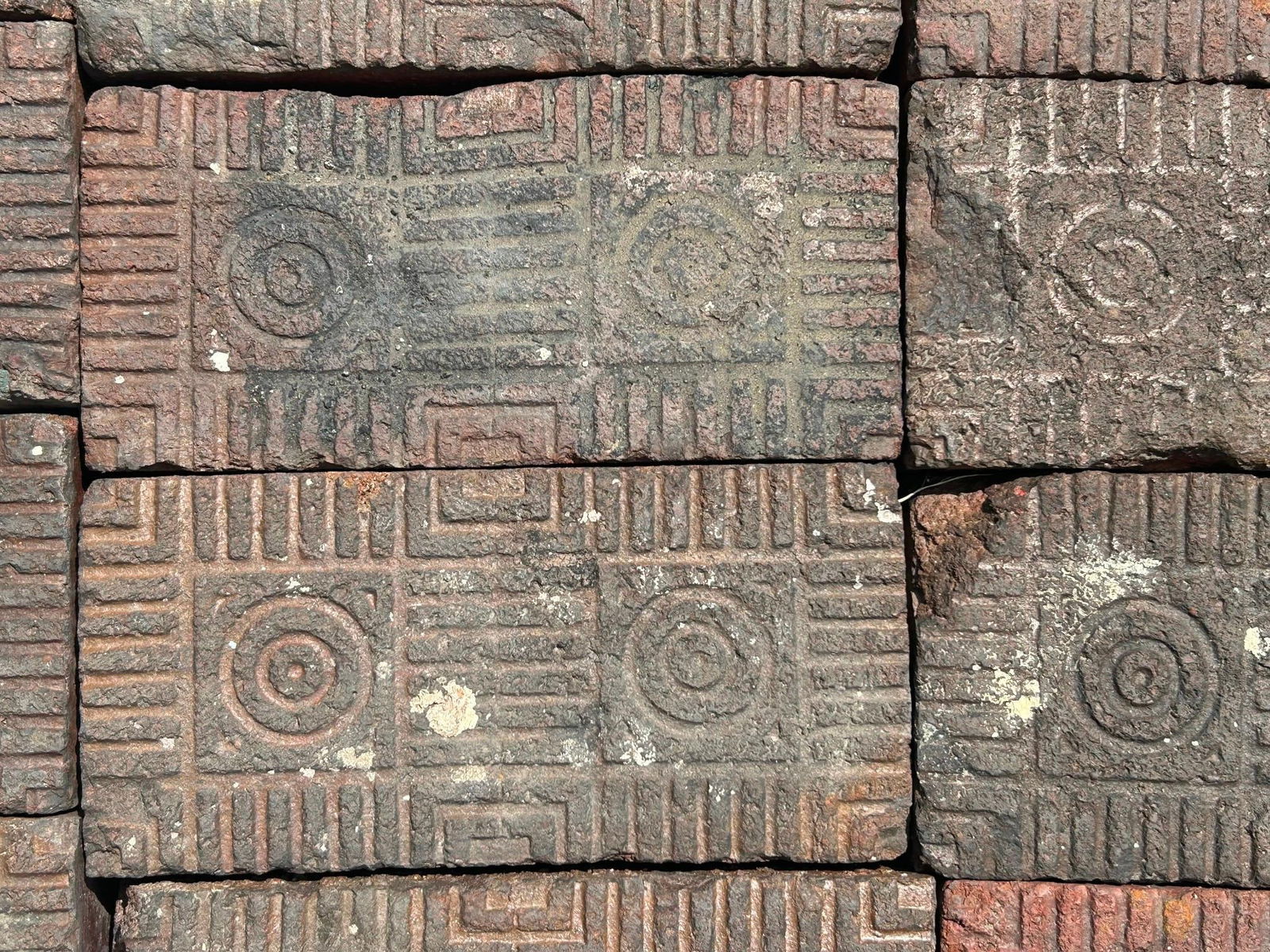 Lot of 100 Decorative Patterned Bricks, Garden Sidewalk Pavers (1 of 7)