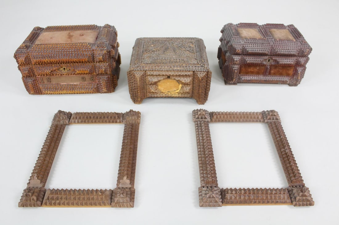 Lot of 5 Wooden Tramp Art Items, Picture Frames & Boxes: Lot of 5 Wooden Tramp Art Items, Picture Frames & Boxes. This carved pyramid wood collection includes 2 frames with metal loops for hanging, and 3 cigar box chests, one marked "SOUVENIR" on top with w