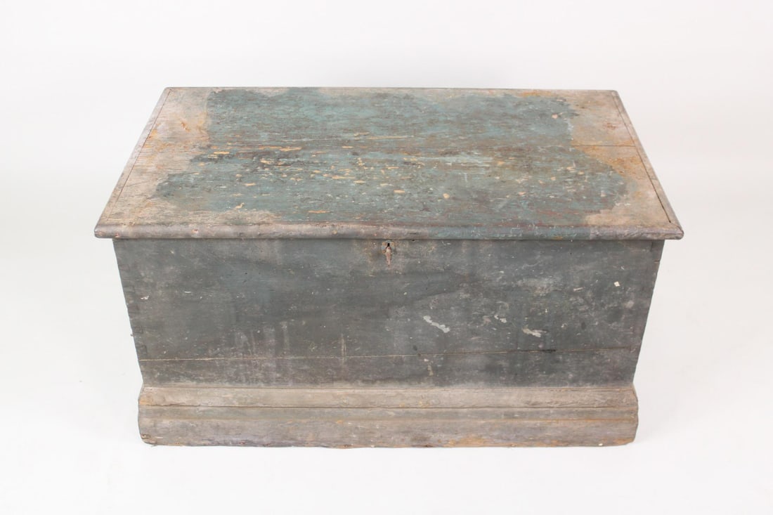 Primitive Early Green Painted Wooden Trunk, Strap Hinges & Heart Handles (1 of 9)