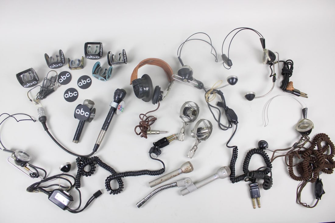Lot of ABC TV Microphones, Flag Cubes, Audio Cables (1 of 9)