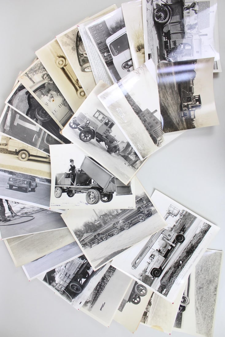 Lot of 24 Photos of Early Commercial Advertising Trucks, Automobile Trailers (1 of 18)