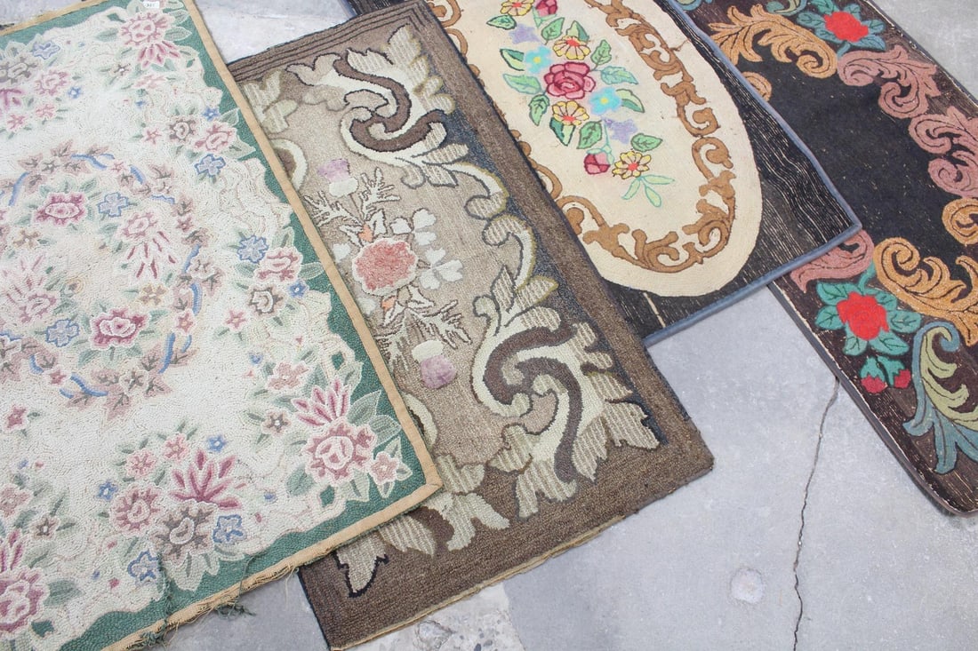 Lot of 4 Medium Hooked Wool Rugs, Florals (1 of 19)