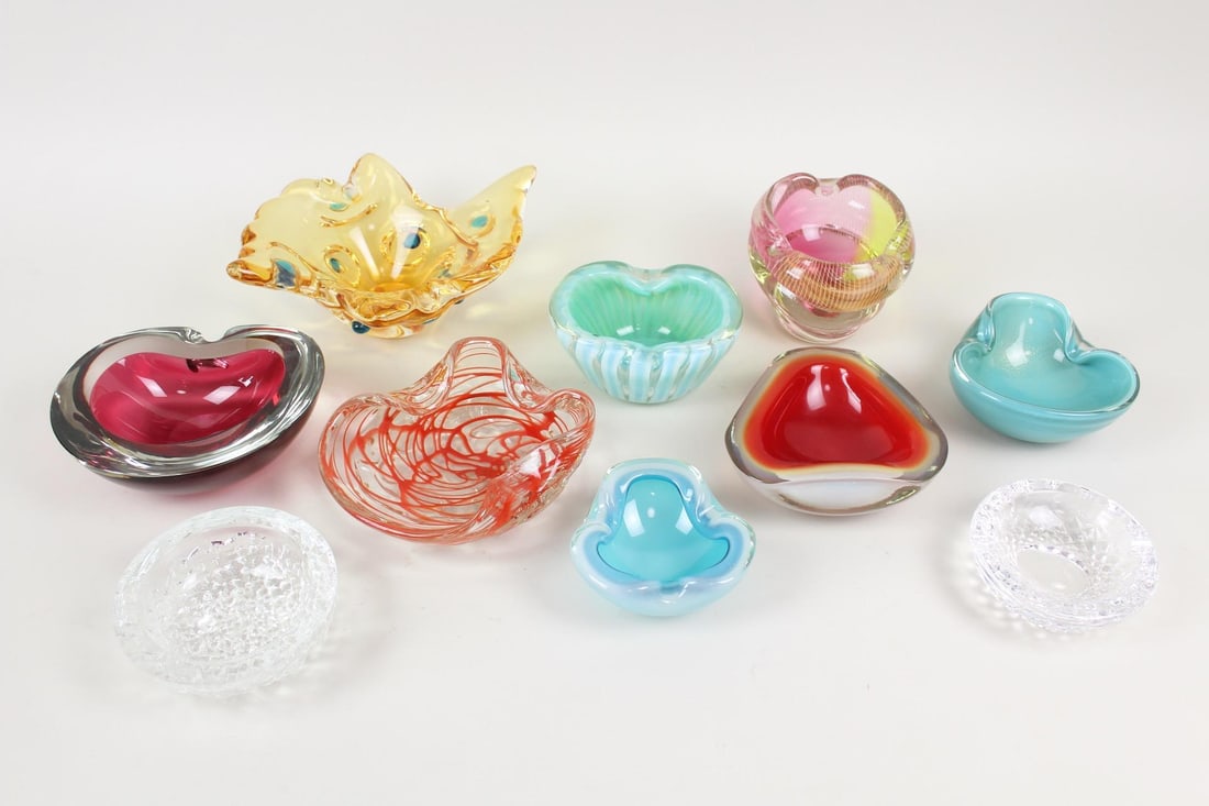 Lot of 10 Mid-Century Modern Glass Ashtrays, Murano & Crystal (1 of 17)