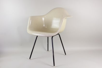 Herman Miller Eames Fiberglass Armchair in Parchment