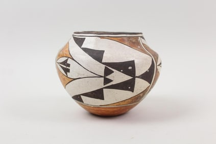 Acoma Pueblo Ceramic Pot