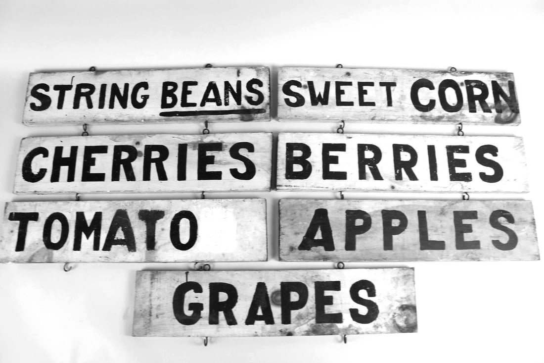 Lot of 7 Primitive Painted Wood Farm Fruit & Vegetables Signs (1 of 9)