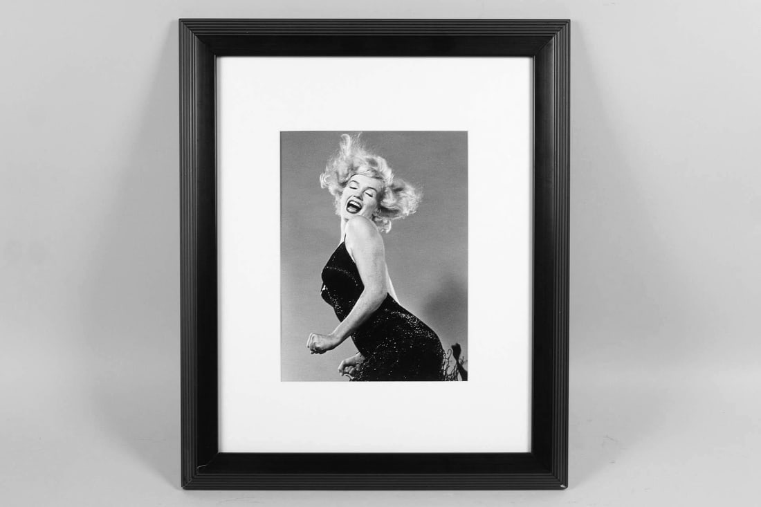 Philippe Halsman Gelatin Silver Photo, Marilyn Monroe Jumping 185/250: Philippe Halsman B&W Photograph, Marilyn Monroe Jumping. Image taken in 1952, with print made in 1981 as part of the Philippe Halsman (1906-1979) Marilyn Portfolio, printed by Stephen Gersh under the